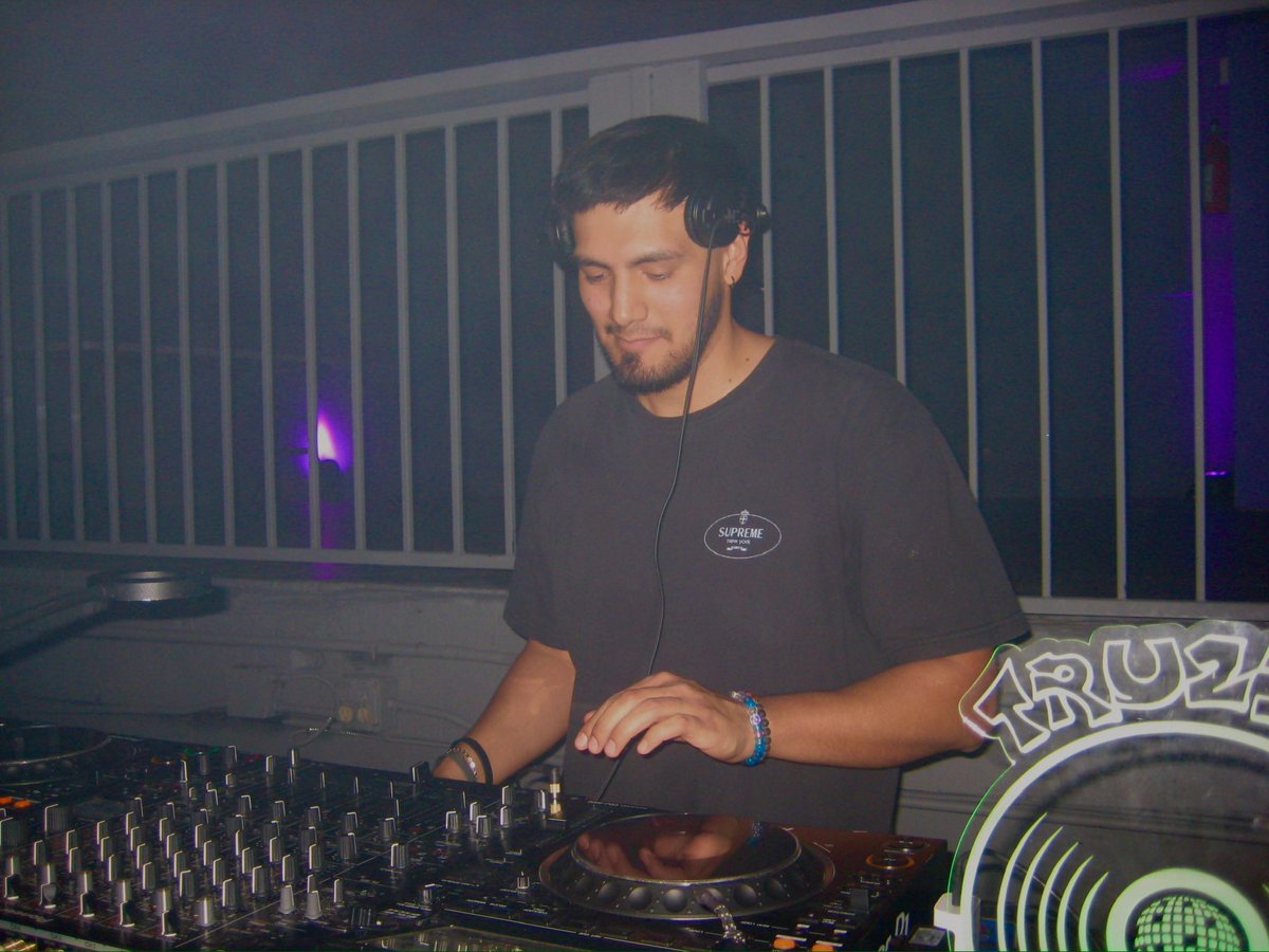 Tru2It Records tweet media