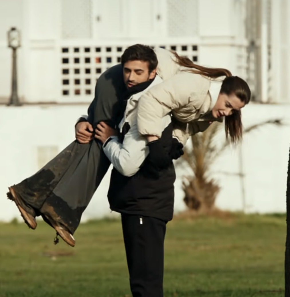 𝒱𝑒𝓇𝒶𑁤 tweet media