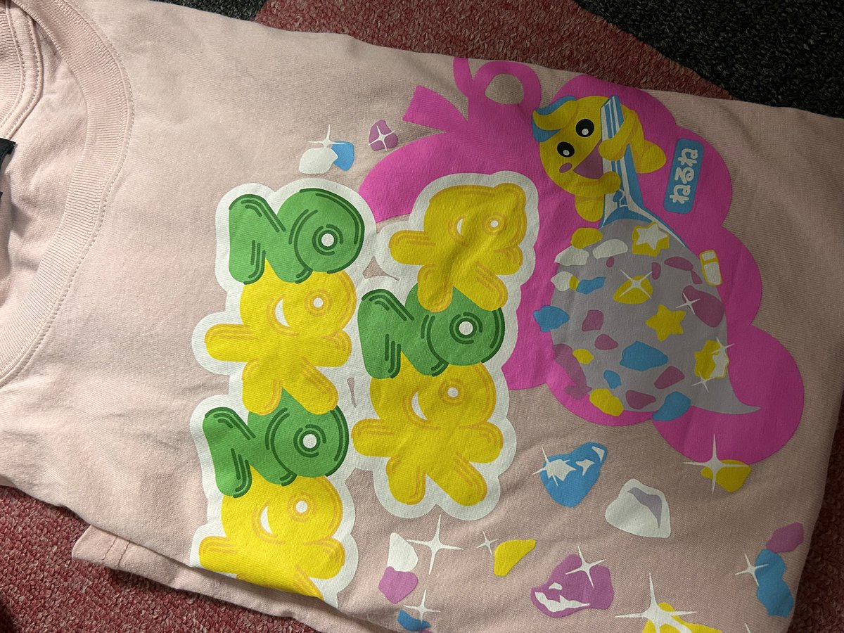 ねるねるのアイス美味しい👏
NOBU氏の靴下とTシャツも
ねるねる（笑）