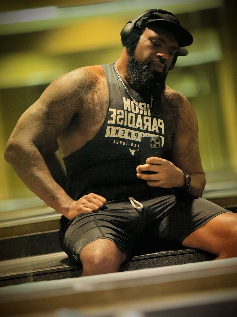 MASSIVE COLOSSUS tweet media