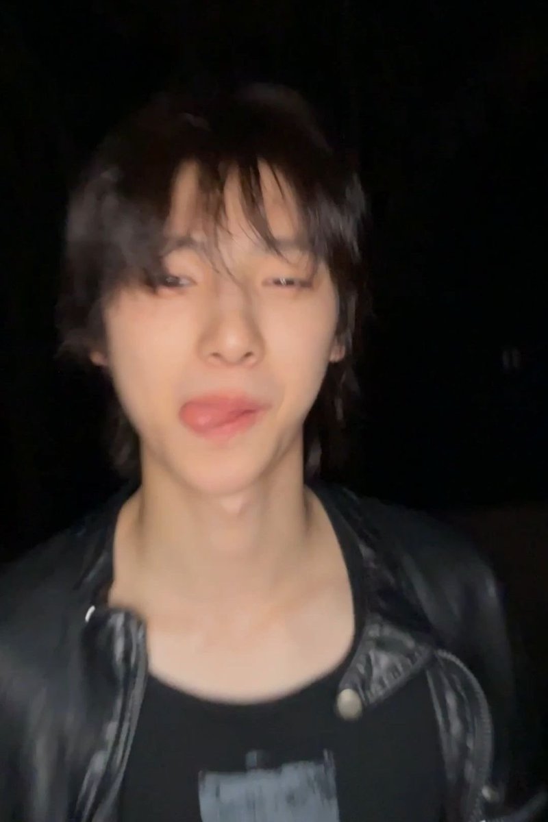 juhoon C͟o͟͟e͟͟r͟͟. tweet media