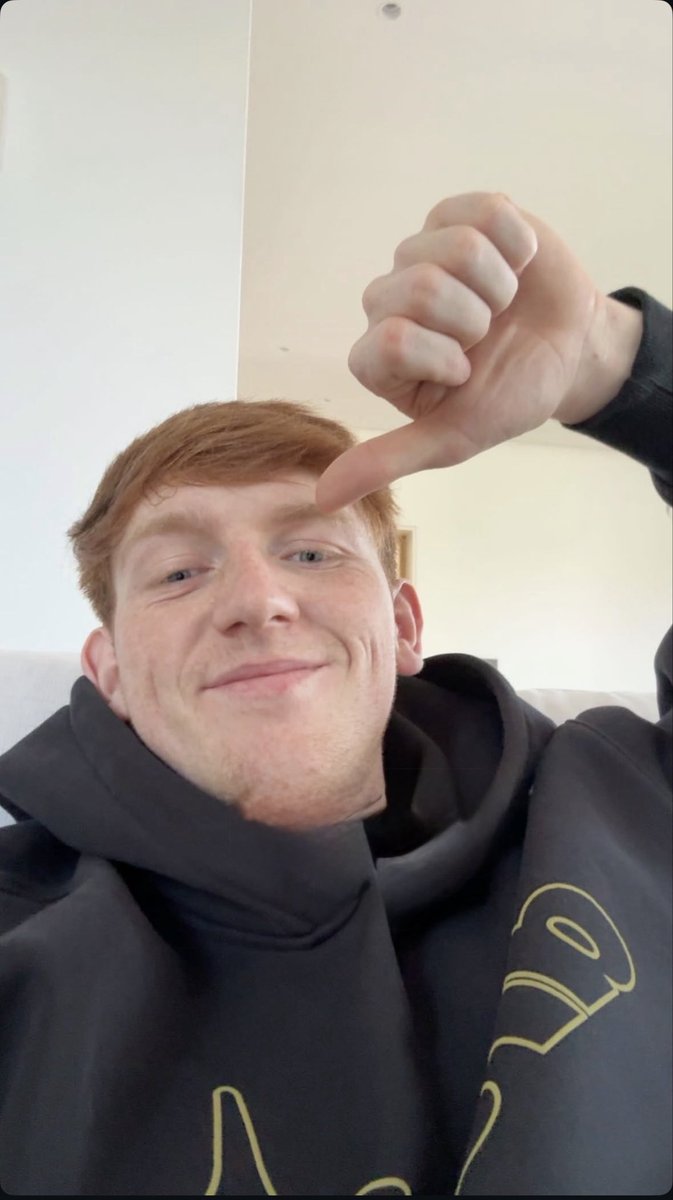 Char vingpuss✨MET ARTHUR ✨ tweet media