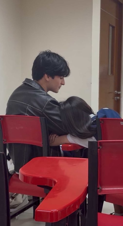 neyaluvs𓍯𓂃 semi ia tweet media