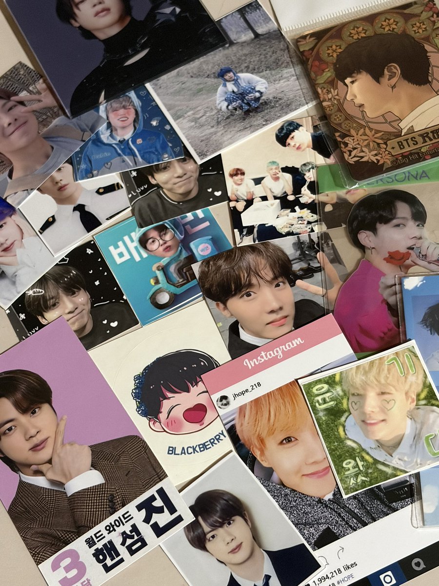 jiminbag2067086's tweet photo. 방탄월드투어 고양콘 나눔
#아미트친소 <—해시빌려요!ㅠㅠ
!!04/09 첫콘!!

💜나눔: 마이쮸(30개) 랜덤비공굿들 5set
(석지니증사•포카•도무송•BE앨범포카•지미���아크릴 등등 소소한,,)💜
원하시면 #follow #rt 부탁드려용🫶🏻
제발 받아주세요 그대로 들고오고 싶지않아요😭😭 https://t.co/ue9YwWr41Q