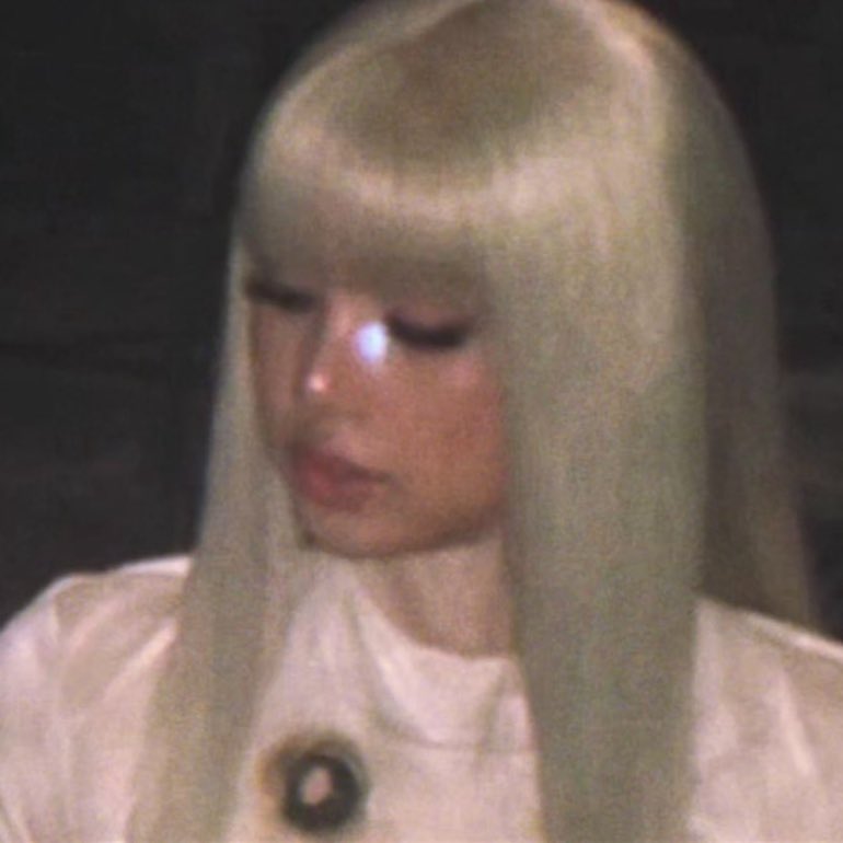 nora ❦ tweet media