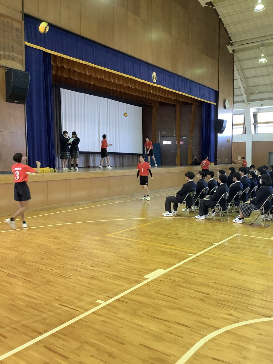 ichinoniya's tweet photo. 4月8日 対面式、部活動紹介

写真は部活動紹介の様子です。 https://t.co/uI5ZKzWMVg