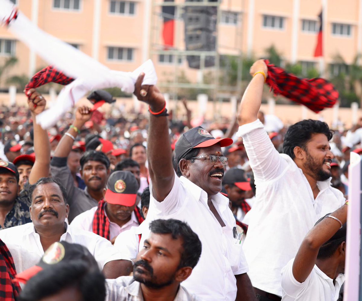 mkstalin's tweet photo. #ThiruvannamalaiWithDMK #வெல்வோம்_ஒன்றாக #VoteForDMK https://t.co/PUJrhsAFyq