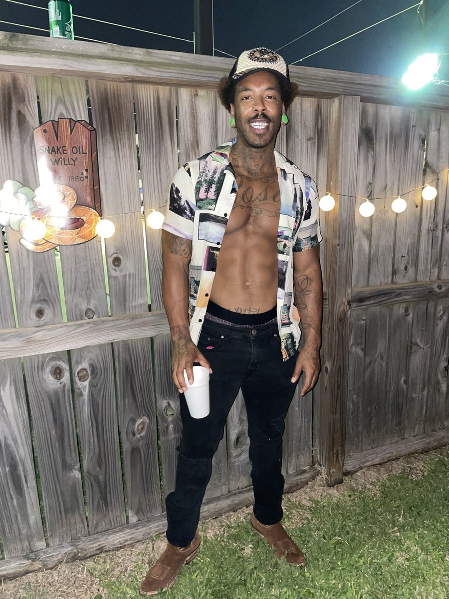 chillduriel's tweet photo. My favorite pictures of me . https://t.co/4xEyMfSodt