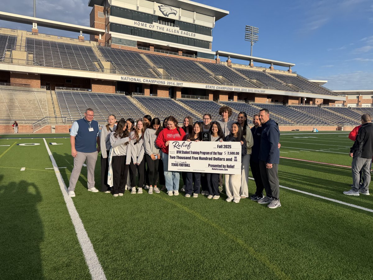 kimgarner20's tweet photo. Congratulations to our a amazing Allen Athletic Trainers for being awarded the Dave Campbell’s DFW Student Athletics Trainers of the Year award 🅰️🆙❤️💙 https://t.co/FY9mVP0FQf