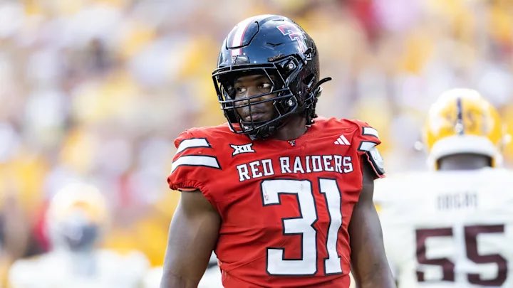 SleeperTitanUp's tweet image. The Titans are hosting Indiana WR Omar Cooper and Texas Tech LB David Bailey today for top 30 visits, per @CoryCurtis2