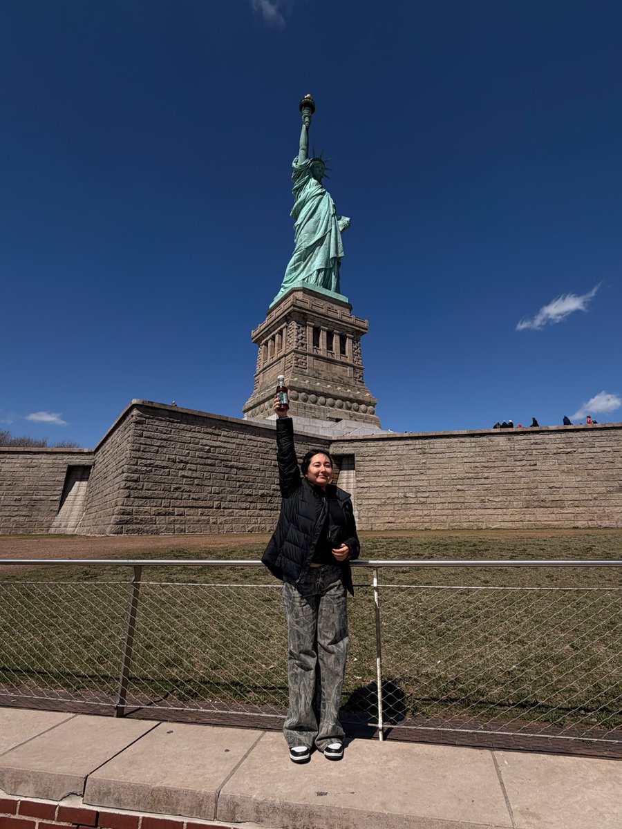 des 🛋️💋🎱 tweet media