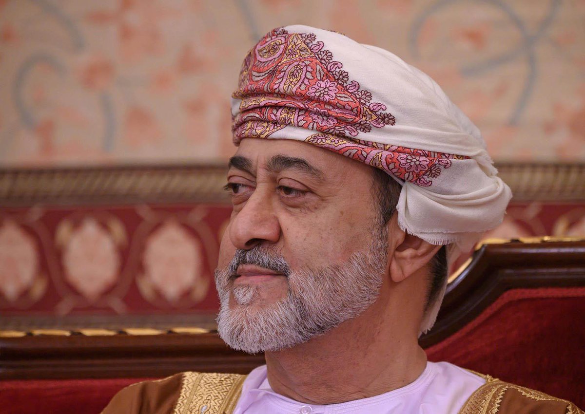 Aziz_1710's tweet photo. "شهادة حق للتاريخ.. يظل الشعب العماني الشقيق هو الشعب الوحيد الذي لم يوجّه يوماً إساءة ل #الجزائر أو طعناً في الاعراض او الأنساب. رقيّ في الأخلاق يقابله رزانة سياسية، ولا ننسى حكمة #سلطنة_عُمان ومواقفها المتزنة منذ حرب #إيران . كل الحب والاحترام لاهلنا في السلطنة. https://t.co/qOF7mOq9SB