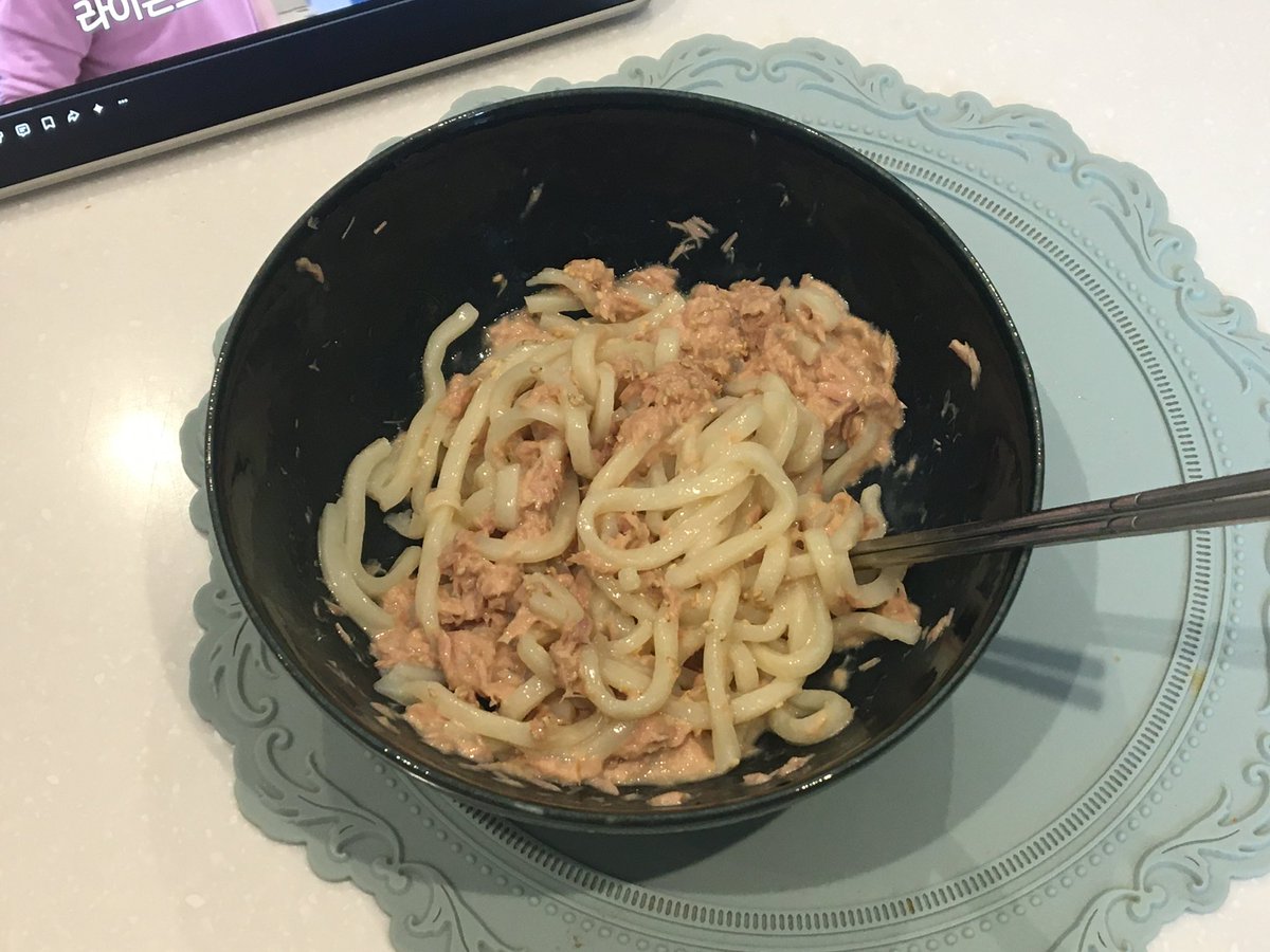 먼지.. tweet media