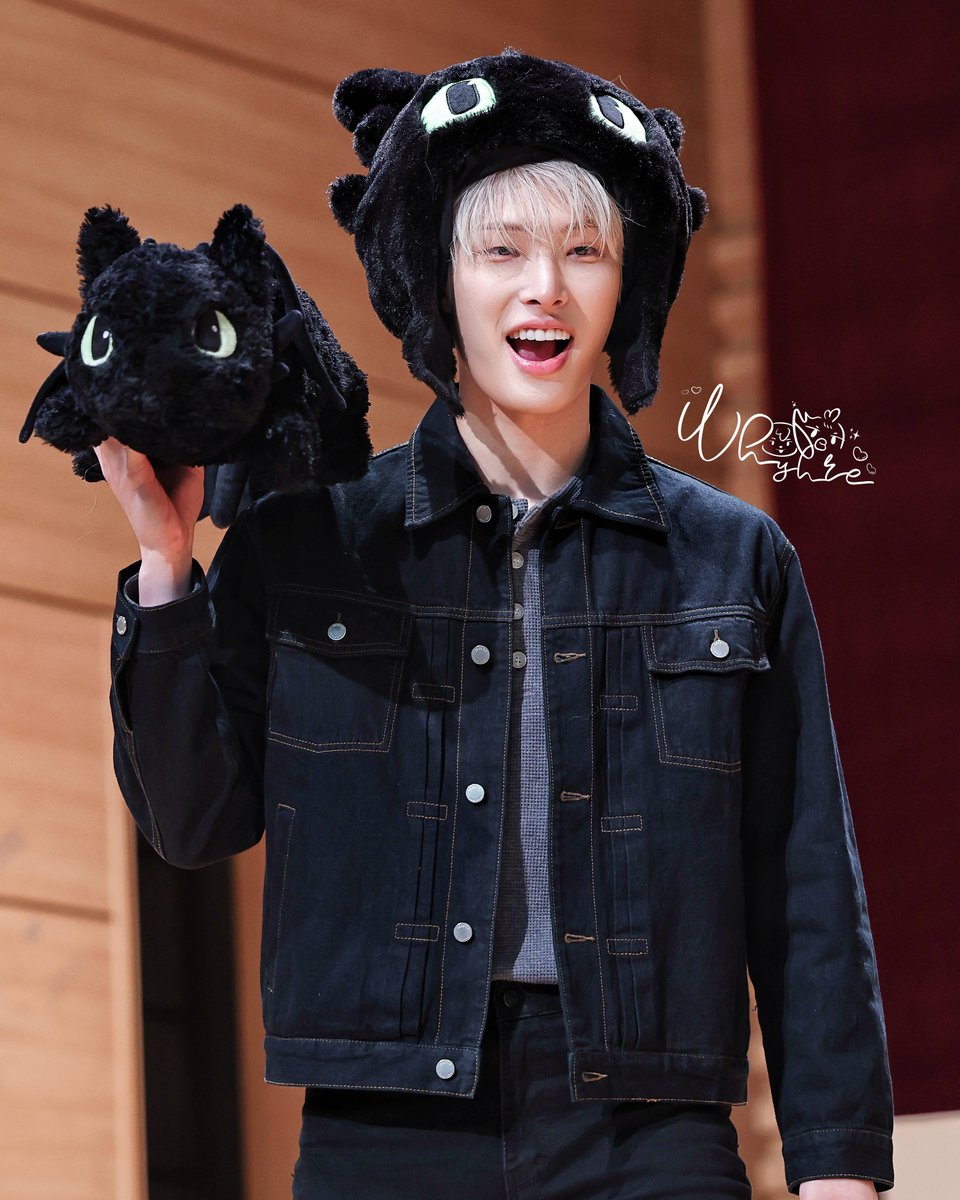 20260402 애플뮤직 팬싸

#ATEEZ #에이티즈 #ATINY
#민기 #MINGI #ミンギ