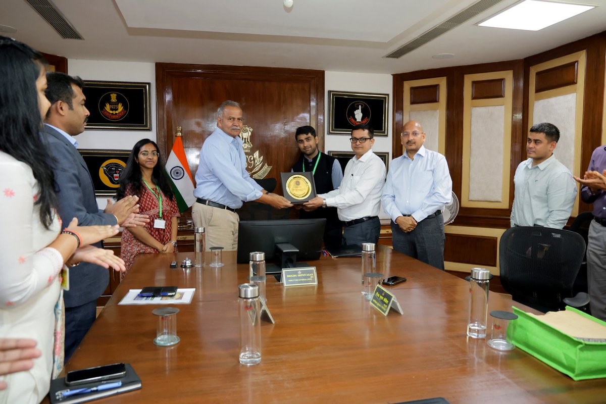 Officer Trainees - Indian Information Service 🇮🇳 tweet media