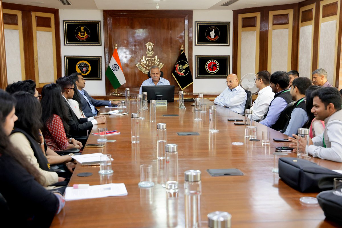 Officer Trainees - Indian Information Service 🇮🇳 tweet media