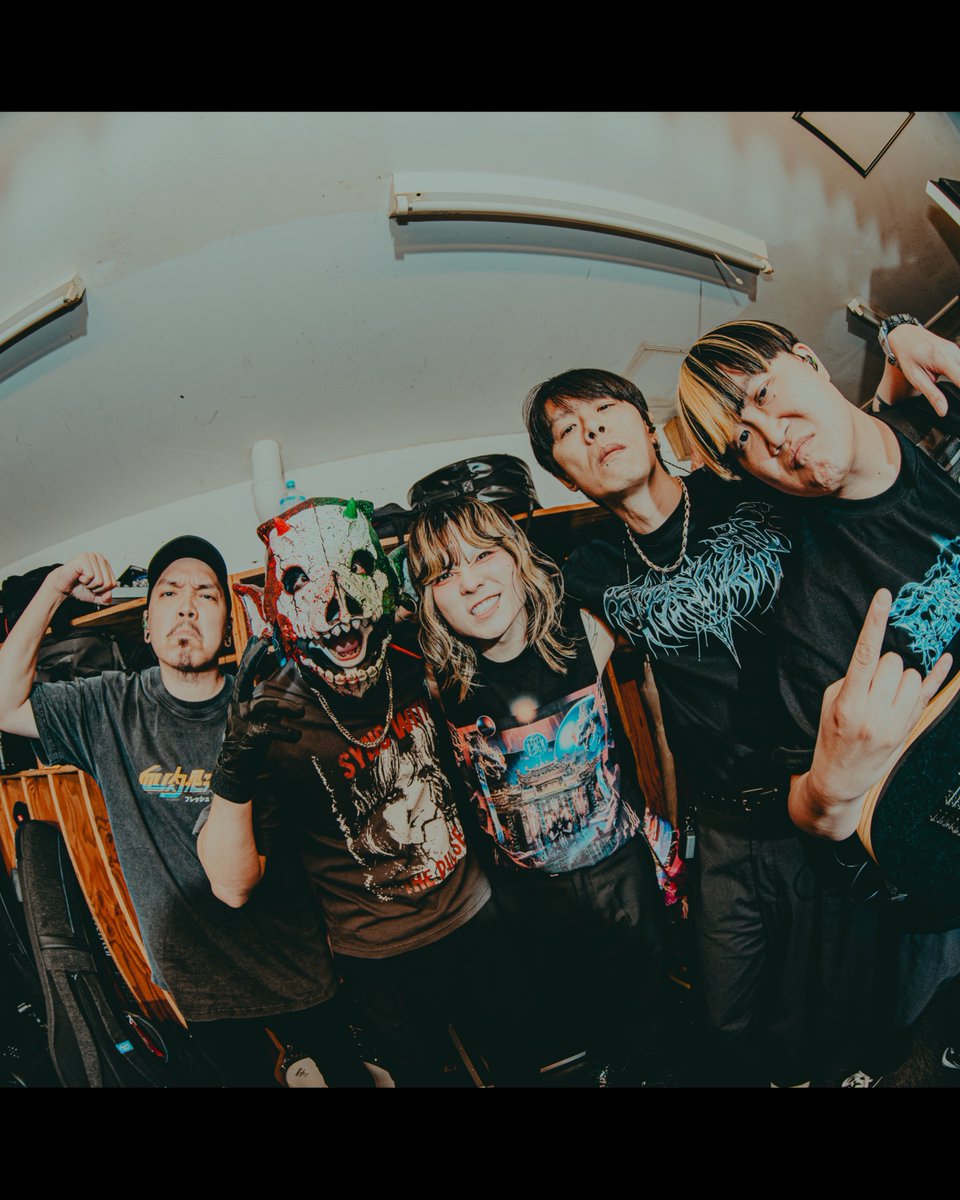 TatsuCrossfaith's tweet image. Flesh Juicer東京公演サポートが無事に終了しました🥁🔥

彼らの音楽で心が一つになる瞬間がすごく楽しかったし、プレイしながら会場の一体感を皆さんと共有出来て素晴らしい経験をさせていただきました🤘

Played drums for @Fleshjuicer 
Last night was truly incredible. I love their music and