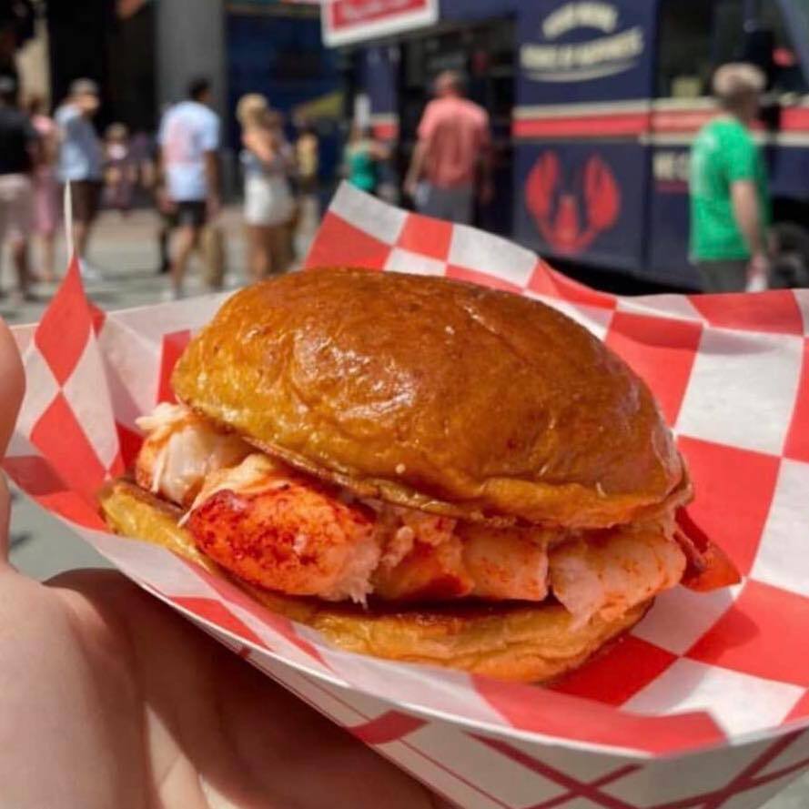 Happy Lobster Food Truck @ Loading Dock of Building 1 from 5:00 pm to 8:00 pm
#Happylobsterfoodtruck #HangingatHancock🦞🚚