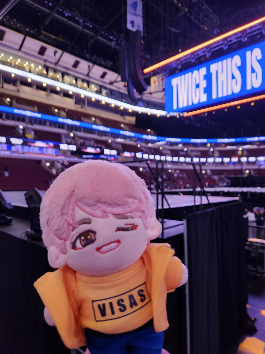 JjongTinee's tweet photo. Twice day 2!!! We got Twice song !!!!! https://t.co/3eFLlMsNnS