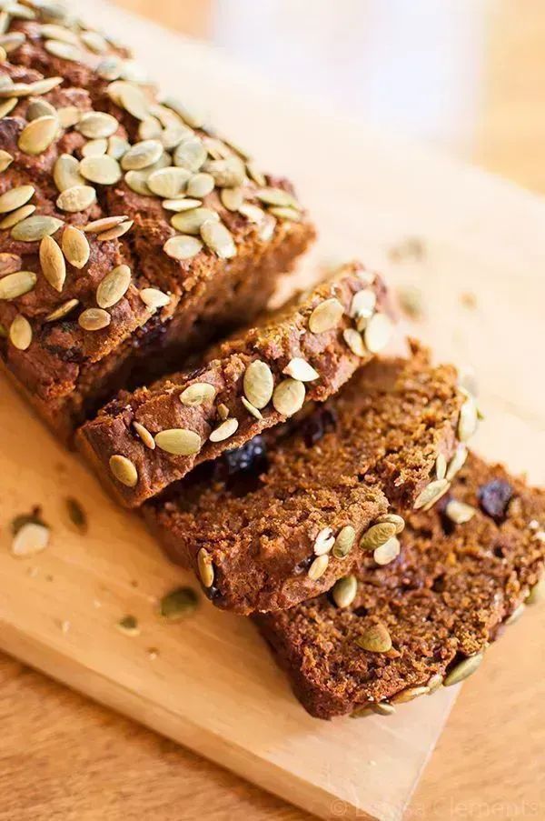 Living_Lou's tweet image. Make this quick-bread as a delicious snack or for breakfast!

RECIPE &amp;gt;&amp;gt;buff.ly/2Or6Lfx
#baking #recipe