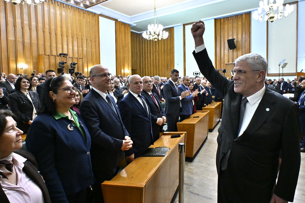 iyiparti's tweet photo. Nerede bir yaprak koparılır, 
Nerede bir avuç toprağa göz dikilir, 
Nerede suyumuza kem göz değerse; 
Orada olacağız, vatanımızın sathını orada müdafaa edeceğiz! https://t.co/PZVBDR8n0p