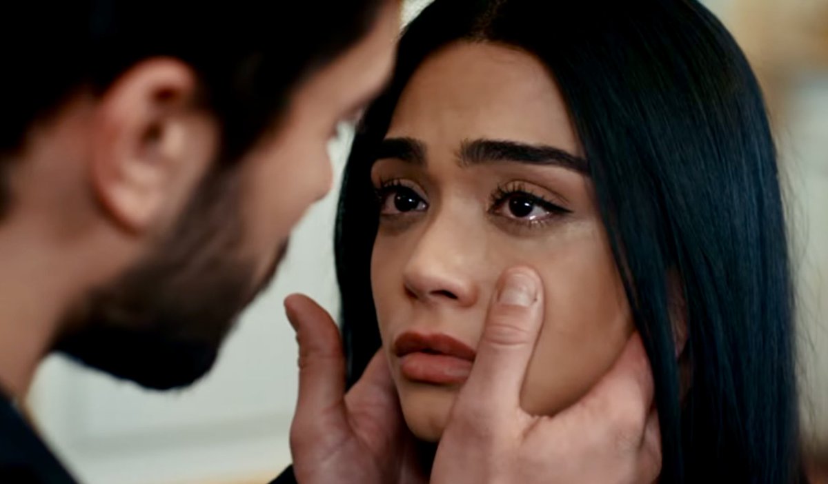 jelevision's tweet image. both of them comforting the women they love

#arafta • #merteş • #cemet