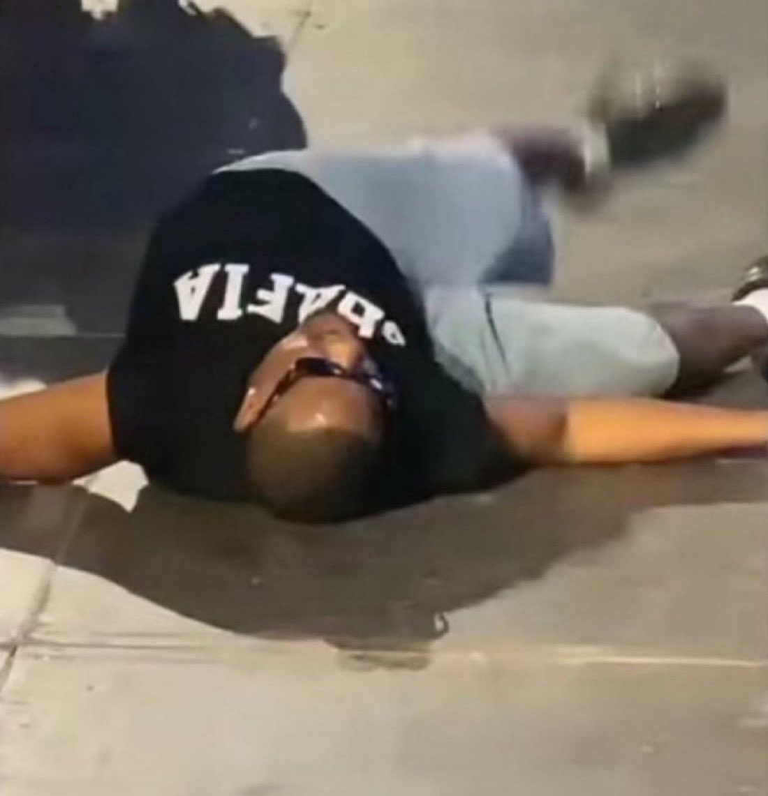 celebrity vendor tweet media