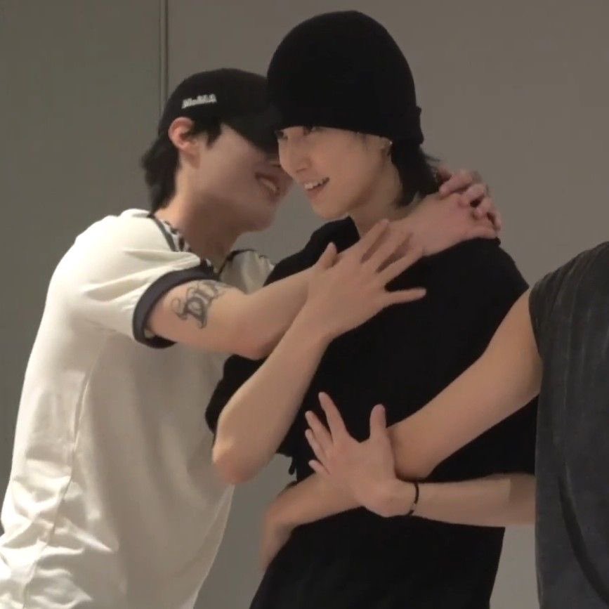 Hanipics (archives) tweet media