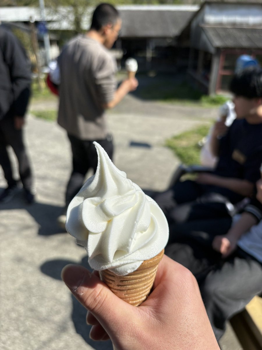 Oucc24's tweet photo. 今日は新歓でルーラルカプリ農場に行ってきました！
ヤギさん達がたくさんいて可愛かったです🥰
また、なんと入部してくれた人もいました！！
たくさんの入部お待ちしてます♪ https://t.co/fdZ7Cv7oj1