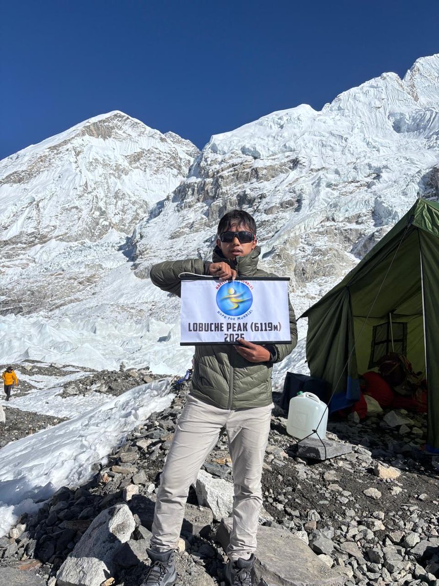 Hope4Mundial's tweet photo. Hope for Mundial has reached the top🏔️
#himalayas 

Learn more:
https://t.co/5jJq4AiMiE https://t.co/RMVdIYcRTj