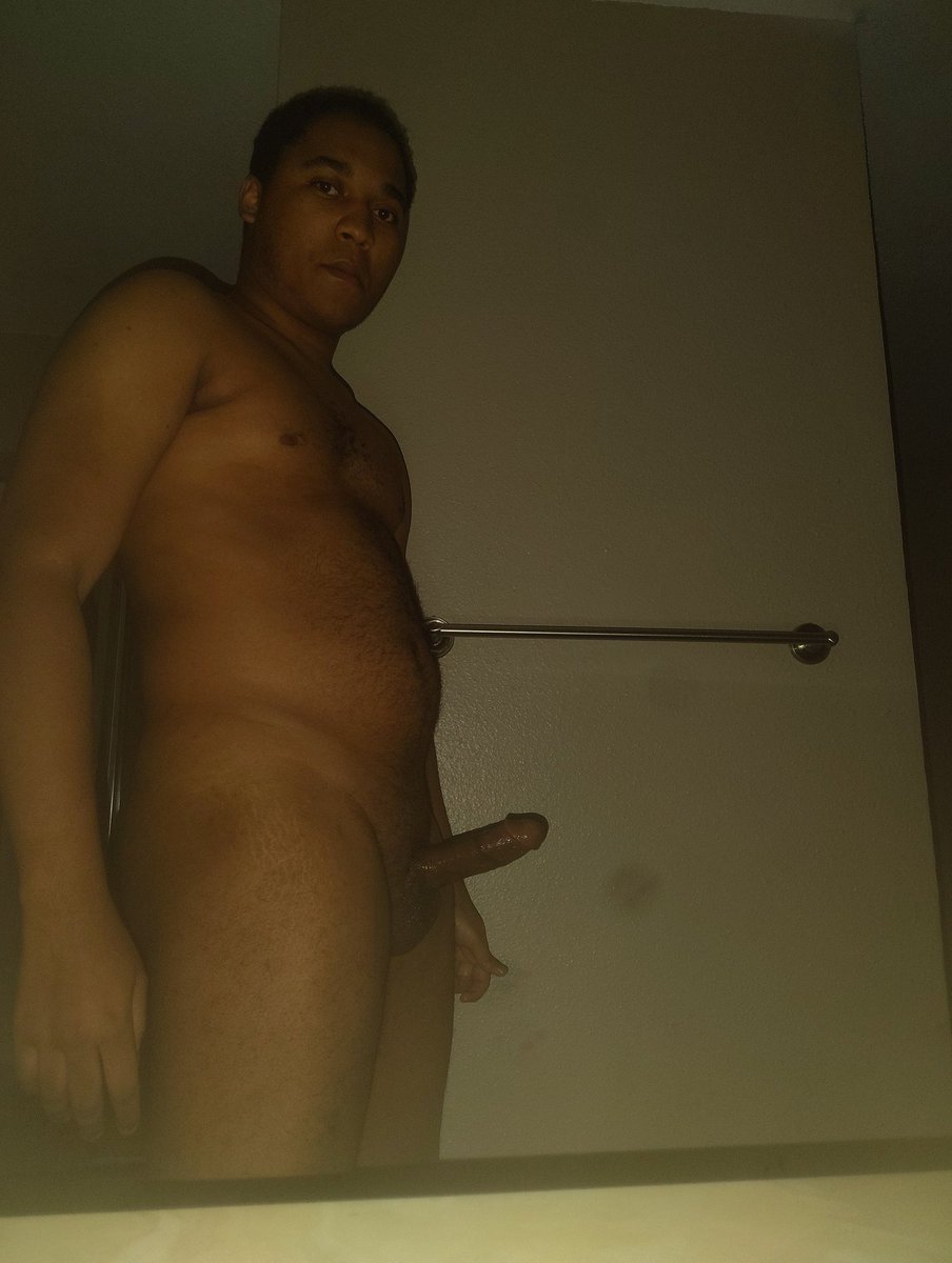 00000_3456's tweet photo. If I walked into your room or you caught me in the middle of the night looking like this what would be your reactions?? #caught #dick #horny #morningwood https://t.co/owmkC2uVrF