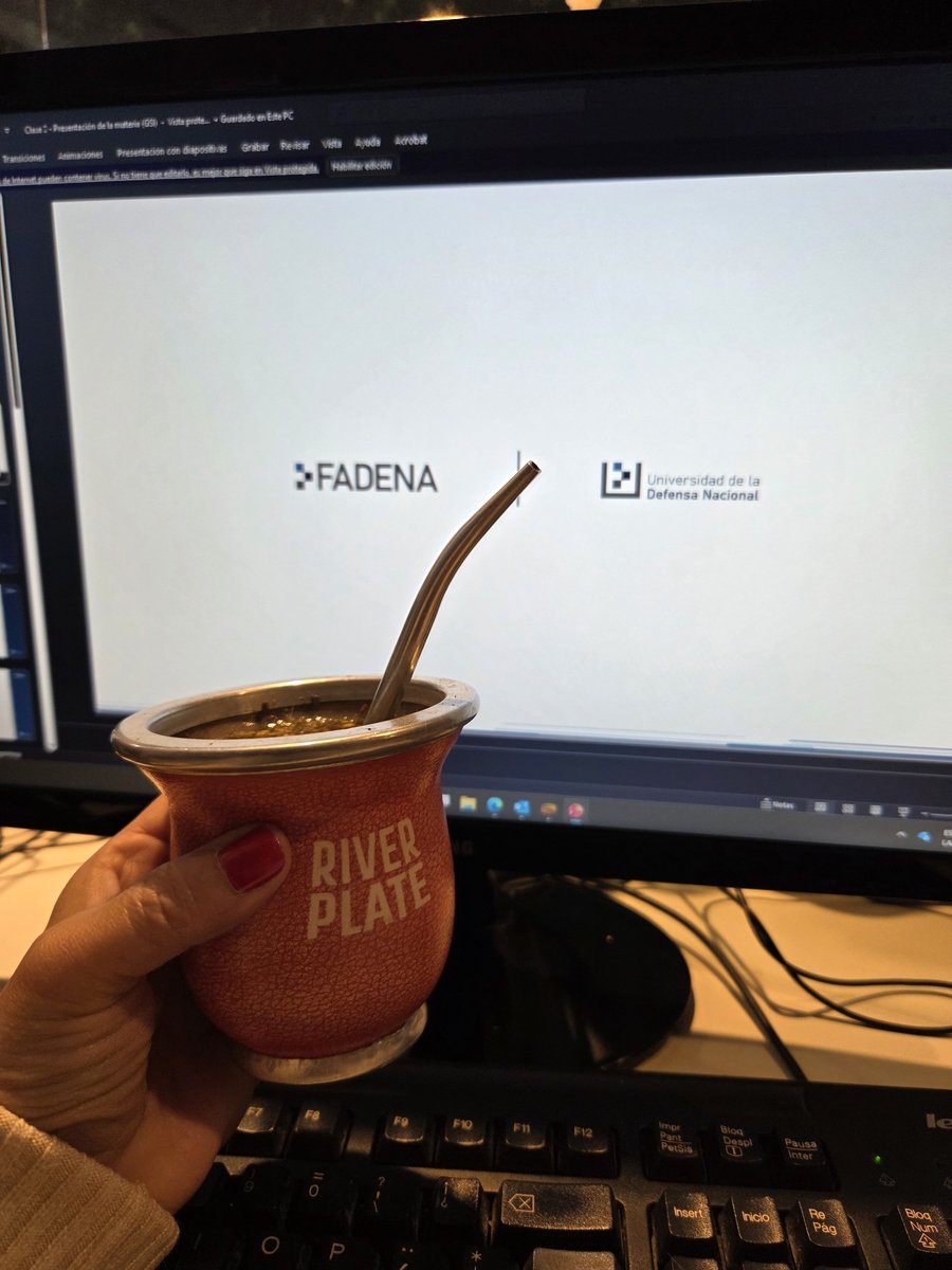 @jacqueline_con_jota 🍹🦉🖤✨🪐 tweet media