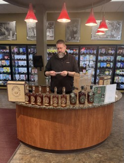 APPLE VALLEY LIQUOR - Giving Back To The Community tweet media