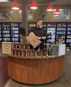 APPLE VALLEY LIQUOR - Giving Back To The Community tweet media