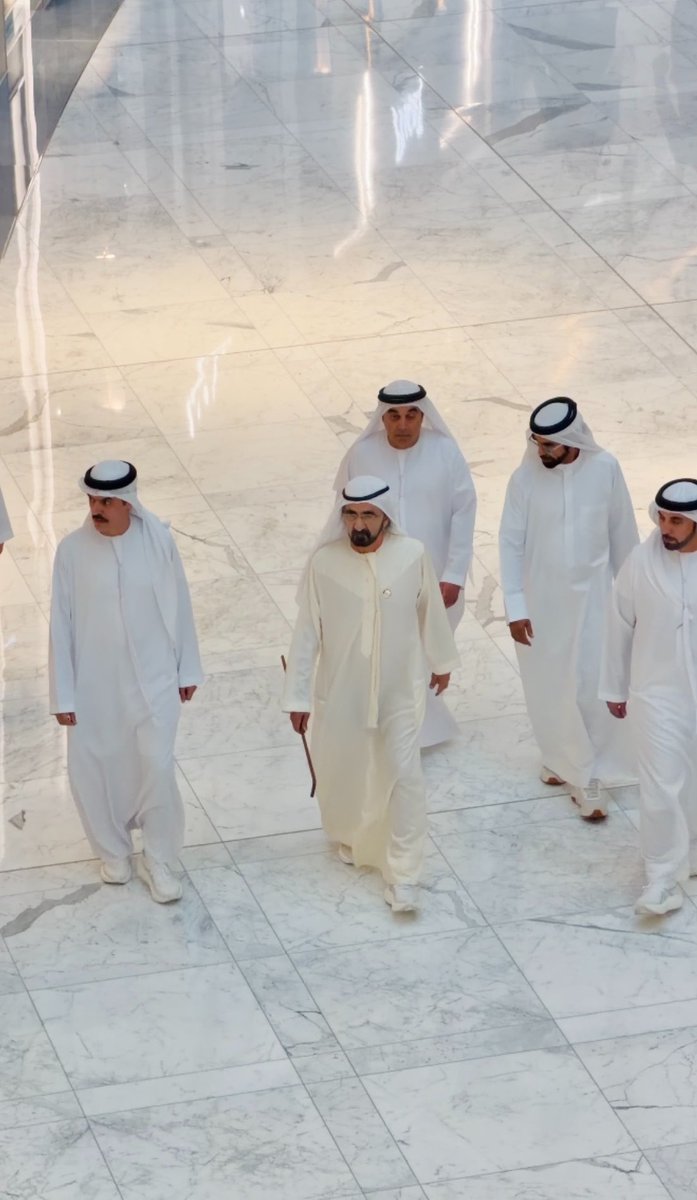 BKhammas's tweet photo. قبل قليل في دبي مول 
بوراشد الله يحفظه ويطول بعمره 🤲🏻 https://t.co/i4IWVOPign