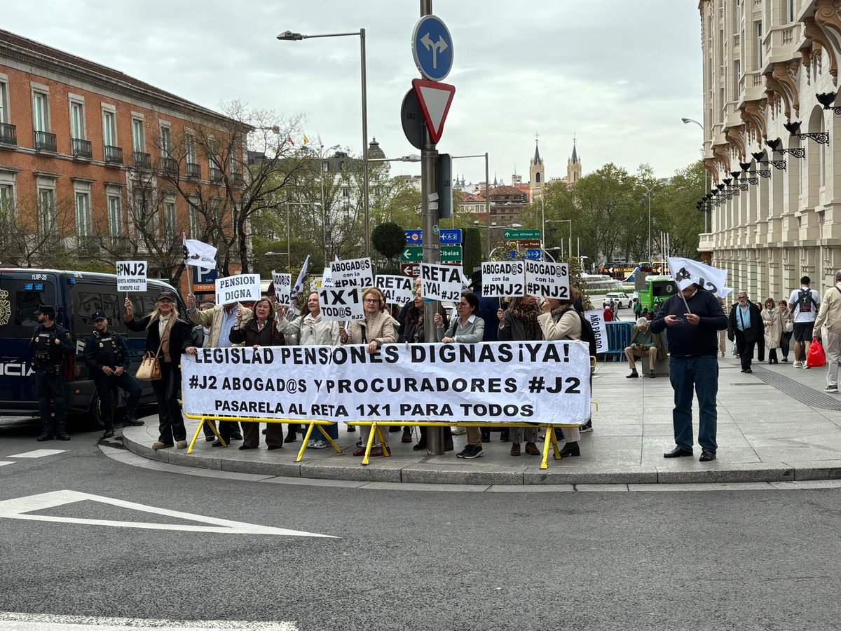 Gracias compañeros y compañeras de Madrid. Nuevo pikete. #NoNosRendimos #PasarelaAlReta1x1yTodosYa