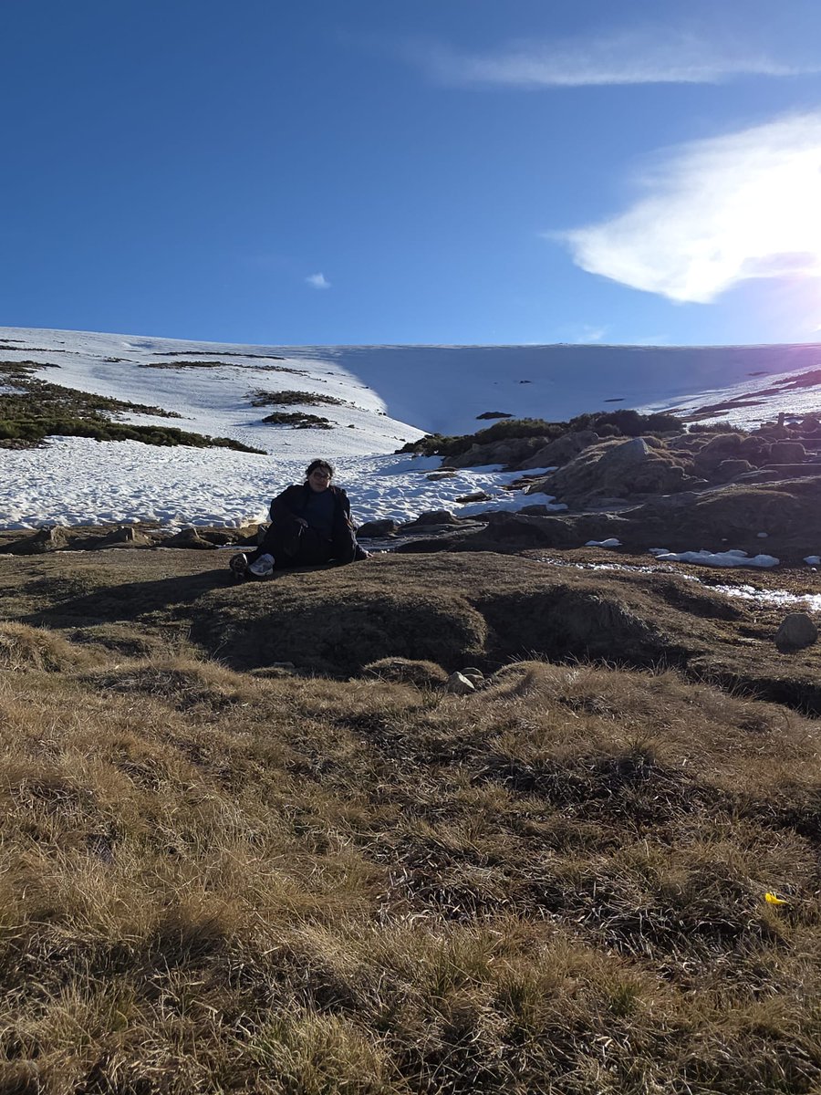 sluggirrl's tweet photo. la montaña me llama y yo voy voy voy... supongo que me tendré que hacer alpinista ya https://t.co/lfAPhlHyUf