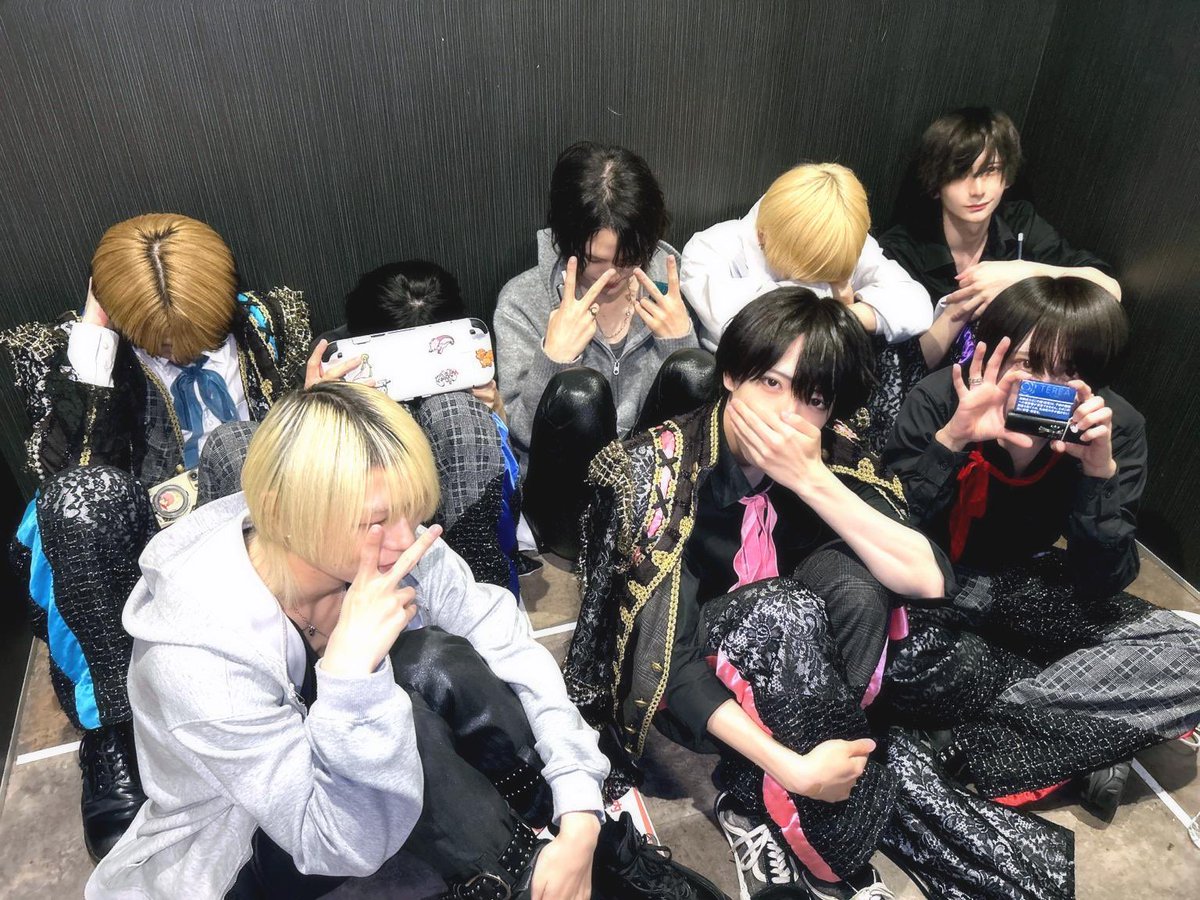 めろぐらびてぃ tweet media