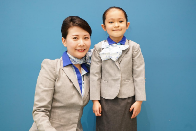 ANA_Group_News's tweet image. GWは #あいち航空ミュージアム で
 「#ANA がやってくる！」開催✈️

4/25〜5/6：歴代CA(客室乗務員)制服を展示✨
5/2〜4：お子様がパイロットやCA、グラハンスタッフになりきれる制服体験実施📸

航空のお仕事を肌で感じて、連休の思い出を作りませんか？

詳細はこちら✈️
ana.ms/4bZgjZj