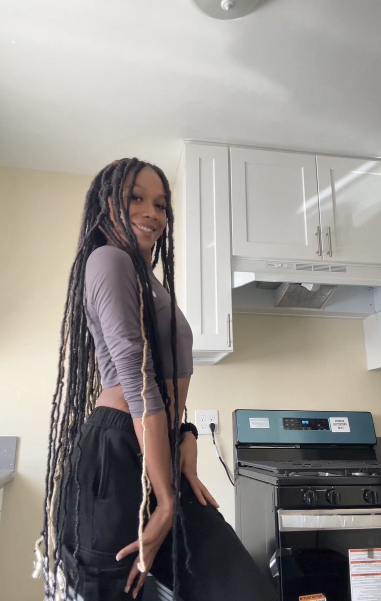 Ericka💜 tweet media