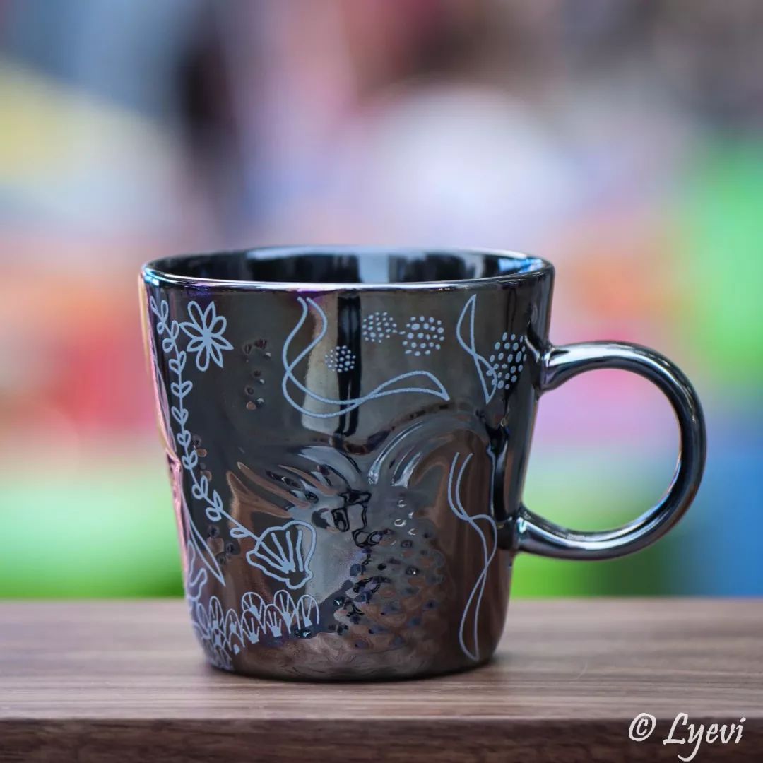 raafaoliveira3's tweet photo. 今天给自己留10分钟——泡杯喜欢的茶，翻两页旧书，听首循环的歌。仪式感从来不是麻烦，是给平凡日子贴的「小甜标」 节日快乐呀～ https://t.co/tiKI0TMufD