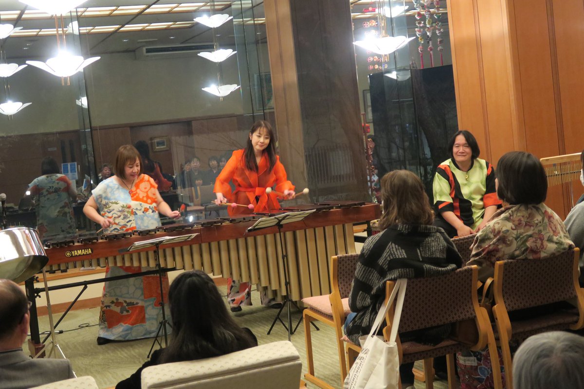 chuokubo's tweet photo. 石川・まつさきでのコンサート

お客様は演奏以外にも美味しい食事、お酒、温泉を楽しめるというステキな企画

マリンバ　海野茜＆中川佳子
カホン　　大久保宙 https://t.co/P7ydZDHCMs