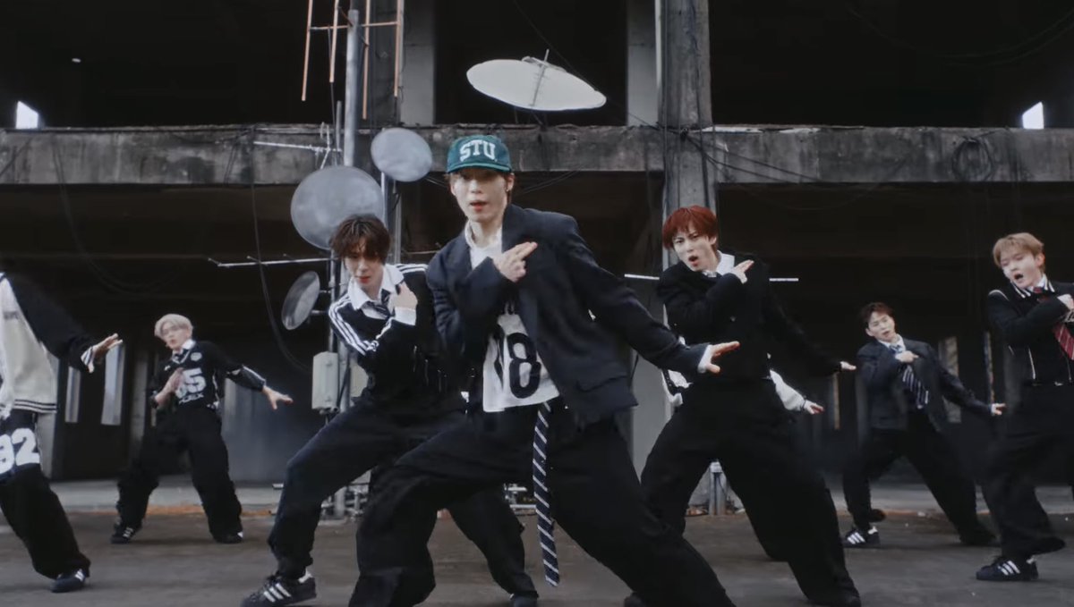 𝑆𝑎. tweet media