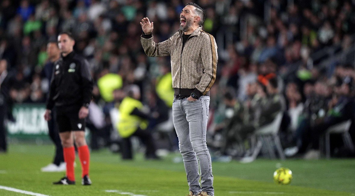 GODENZOON tweet media