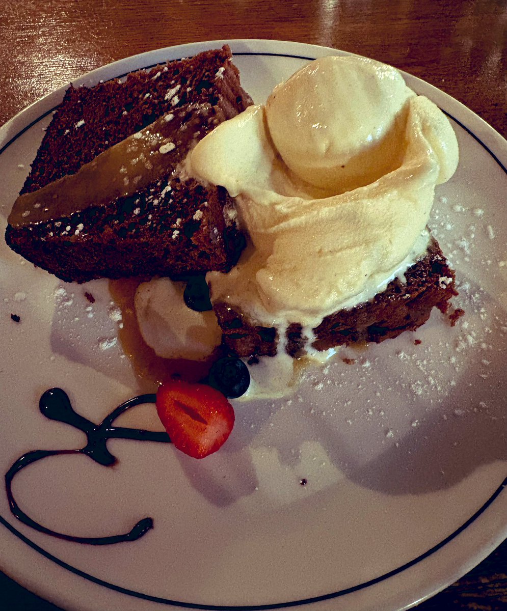 ᗷᗴᑕ tweet media