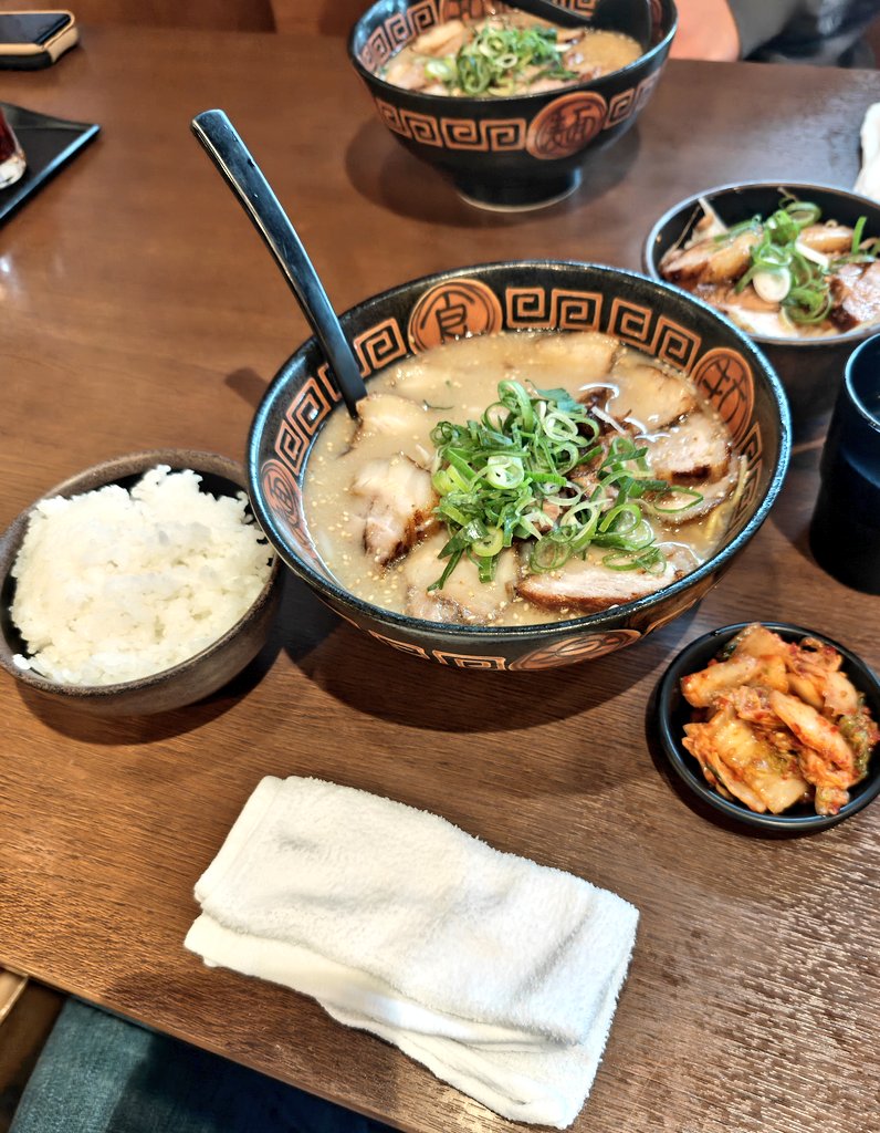 Uniform-01 tweet media