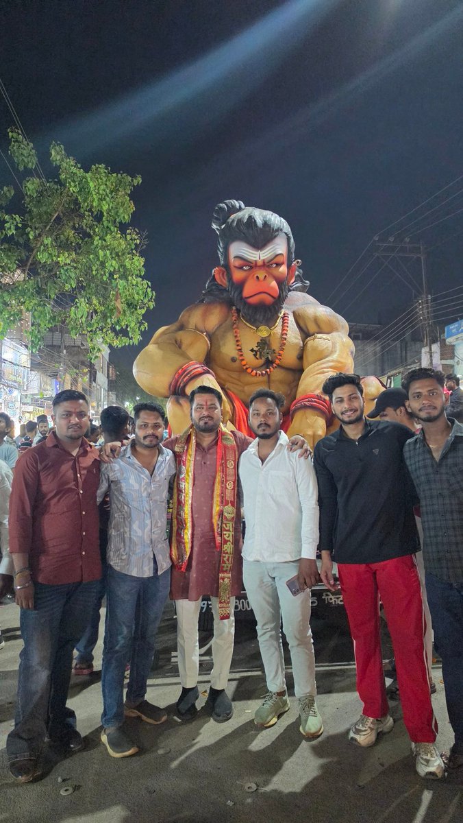 रायपुर संजय नगर राधाकृष्ण मंदिर रामदूत परिवार द्वारा श्री हनुमान जी के पावन जन्मोत्सव के अवसर पर निकाली गई भव्य शोभायात्रा में सम्मिलित होने का सौभाग्य प्राप्त हुआ।

यह दिव्य आयोजन केवल आस्था का प्रतीक नहीं, बल्कि समाज में एकता, ऊर्जा और भाईचारे का संदेश देने वाला प्रेरणास्रोत है
