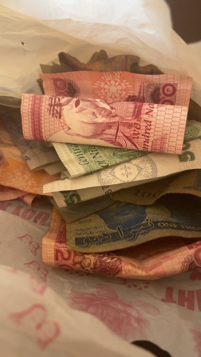 F R O N T M A N tweet media