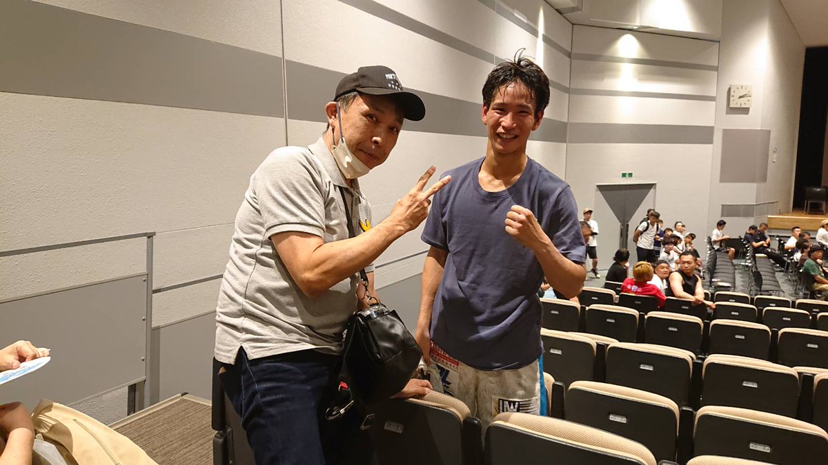 鶴海高士選手、6/7の六島ジムさんの興行に出場。
刈谷での近藤冬真選手との激闘と堺での田甫吉駿選手との技術戦は
昨年のベストバウト５本の指に入る素晴らしい内容で私的にはＭＶＰ的な存在。私はその日大阪に居ないので生で観られないのがすごく残念。
息の長い、いいボクサーになったね。