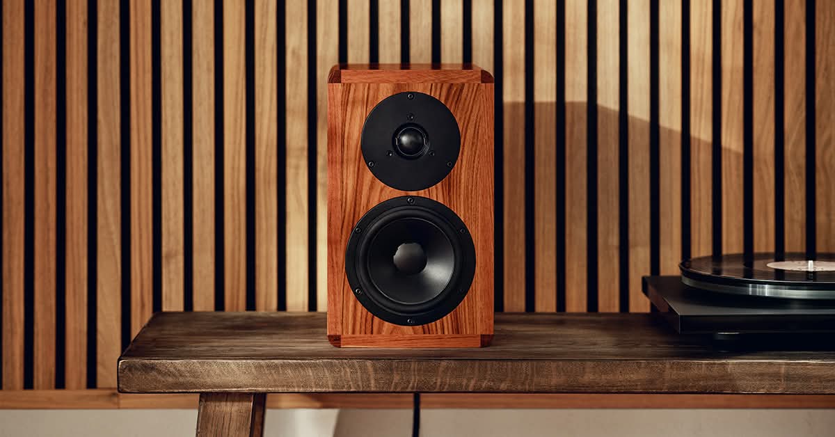 avcat_jp's tweet photo. Dynaudio 
から新スピーカー
Legend
登場！！

Dynaudio Legendは、ラグジュアリーブックシェルフスピーカーの新たな基準となる存在です。ただ一つの目的のために設計され、手作業で丁寧に作られています。それは、時間を忘れさせてくれるほどの没入感を味わえるスピーカーです。 https://t.co/9RKQo3h8FB